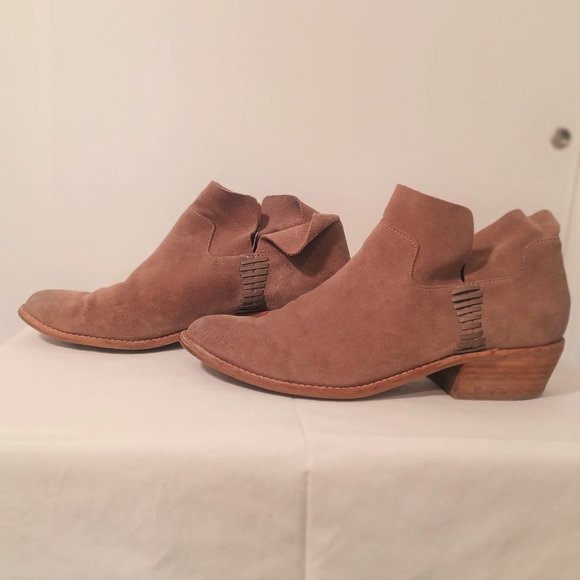 Dolce Vita Chloe tan suede slip-on booties - Picture 1 of 4
